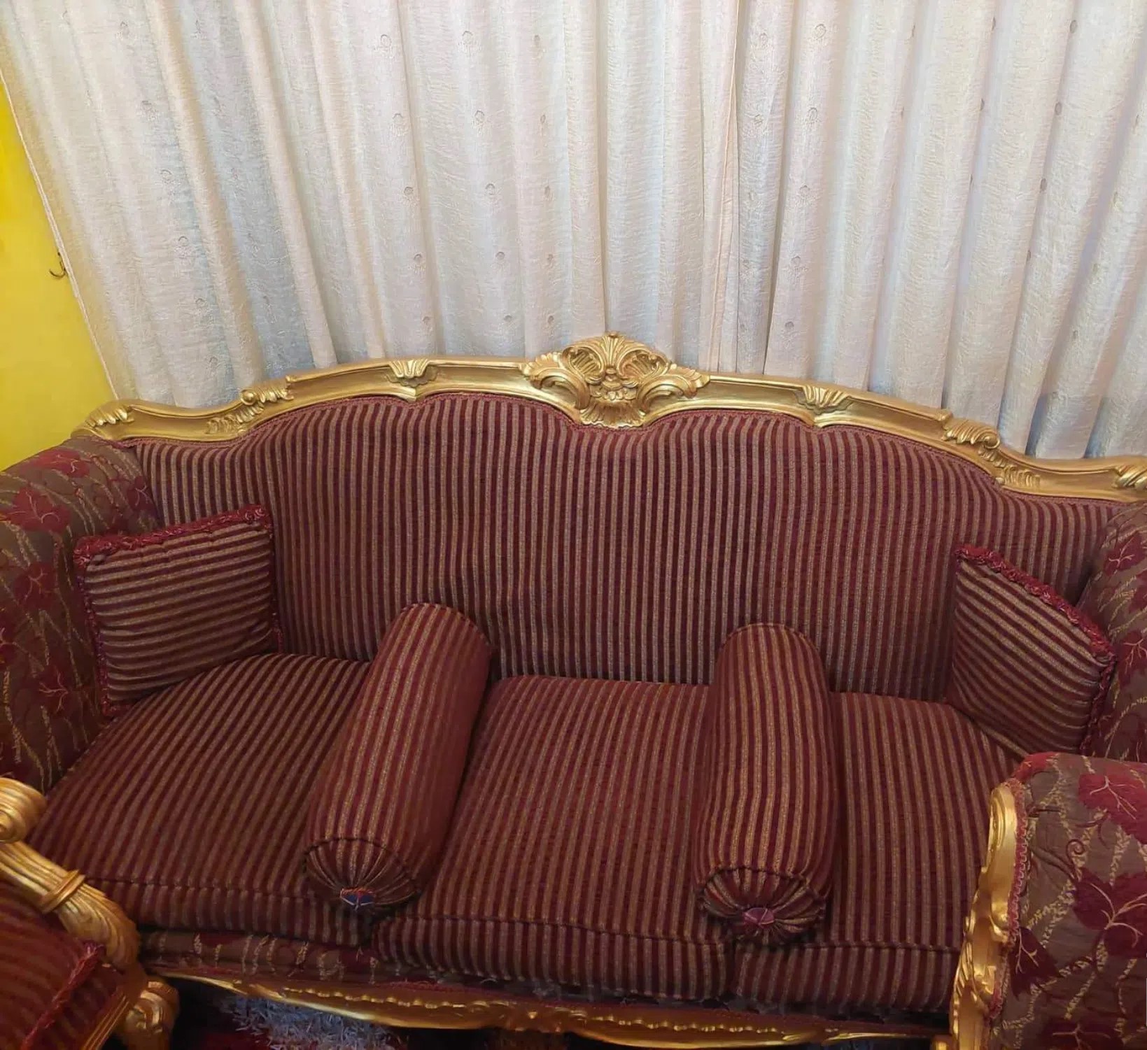 صالون دهبي للبيع في القاهرة