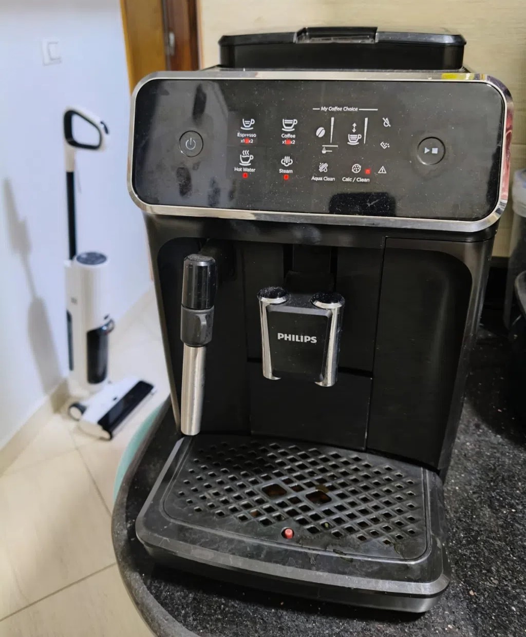 Philips 2200 Series automatic coffee machine للبيع الغردقة