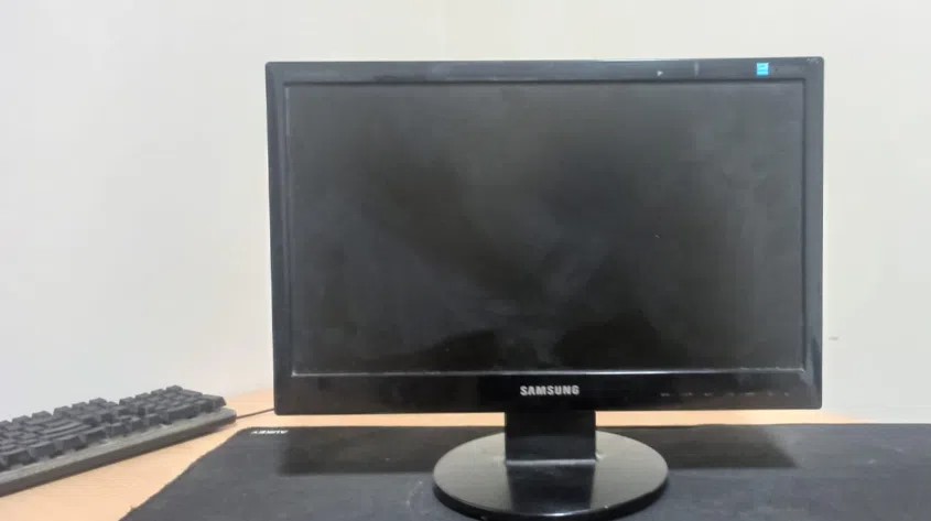 شاشة ⁦⁦Samsung⁩⁩ ⁦⁦20⁩⁩ بوصة ⁦⁦60Hz⁩⁩ للبيع الجيزة