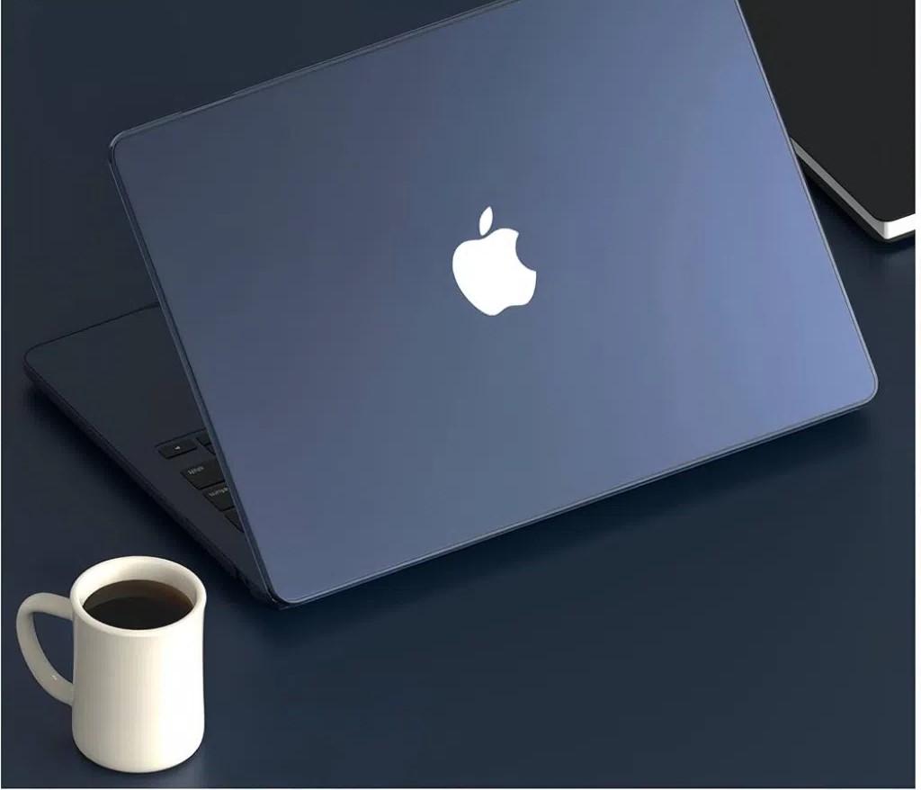 Apple MacBook Air M2, like new  للبيع بور سعيد
