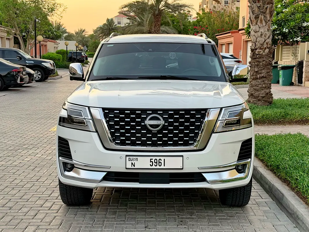 Nissan Patrol SE Platinum 2023 للبيع فى دبى