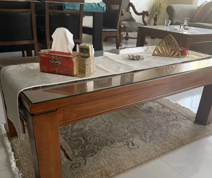ترابيزة وسط خشب زان طبيعي في مصر الجديدة