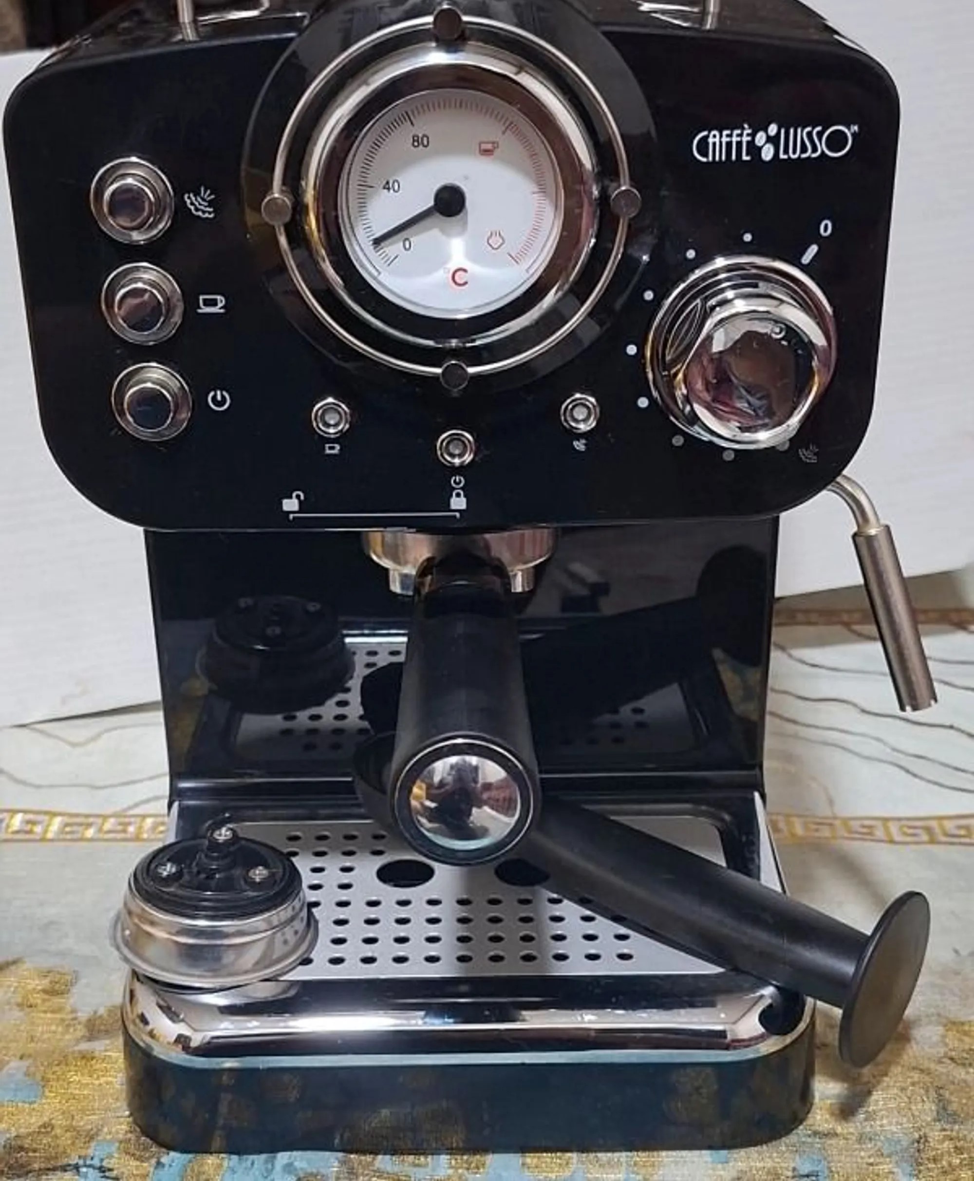 CAFFEE LUSSO coffee machine للبيع عجمان