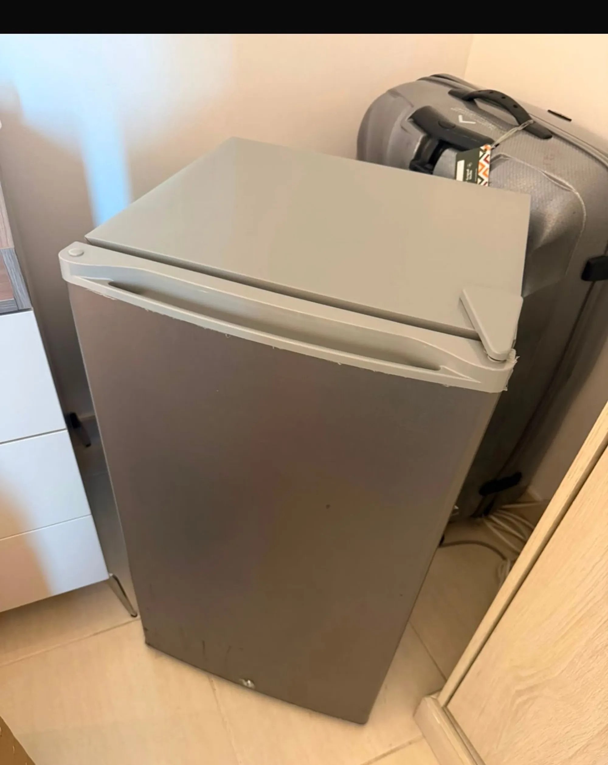Compact Fridge & Nikai Chest Freezer للبيع دبي