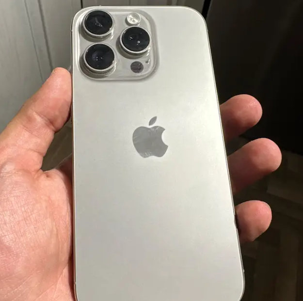 iPhone 16 pro 256gb 90% battery في القاهرة