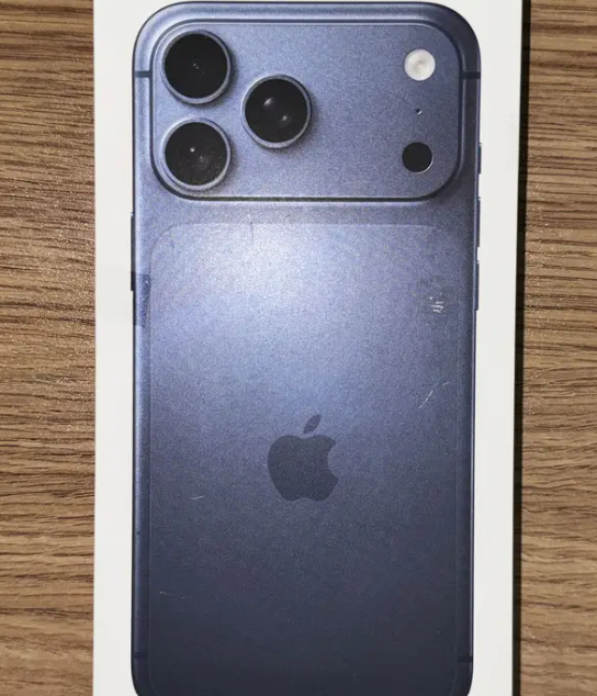 Iphone 17 Pro Max في شيراتون