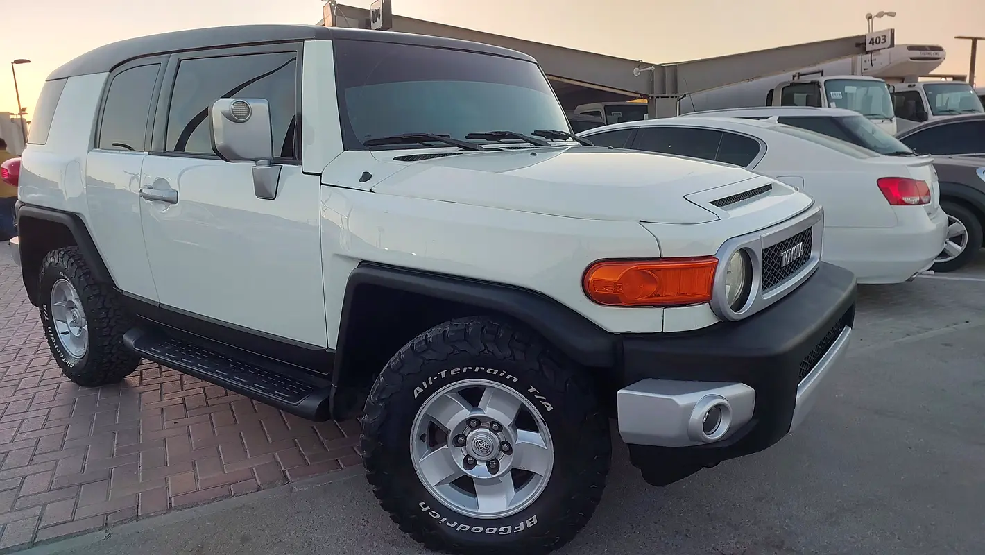 Toyota FJ Cruiser 2008 للبيع فى الشارقه