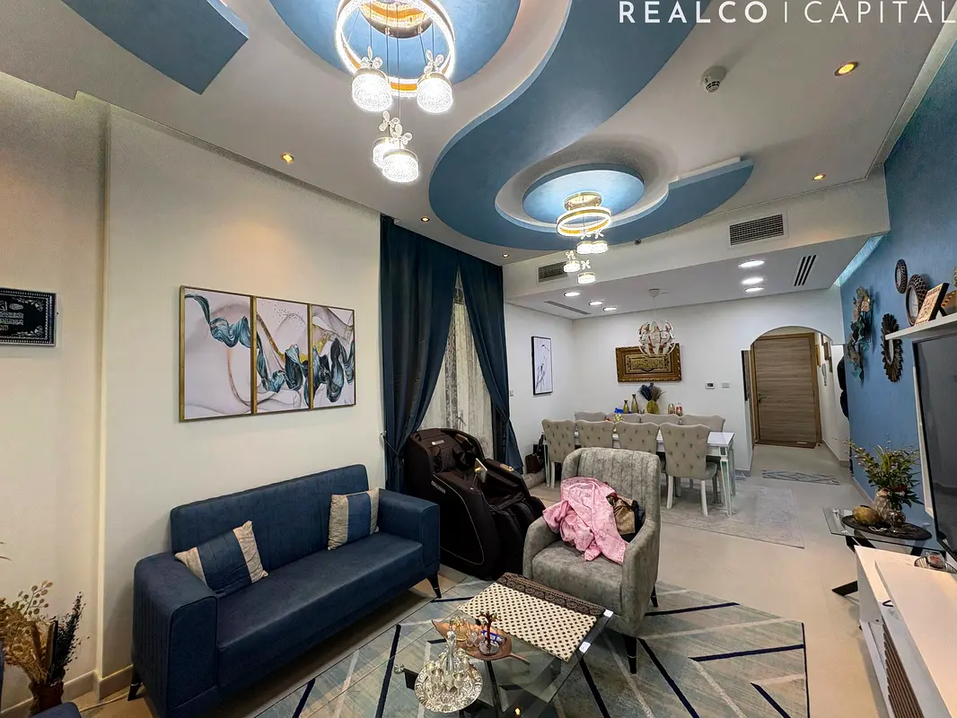 Designer Furnished 2BR + Maid | Vacant | Ensuite Bedrooms فى دبى
