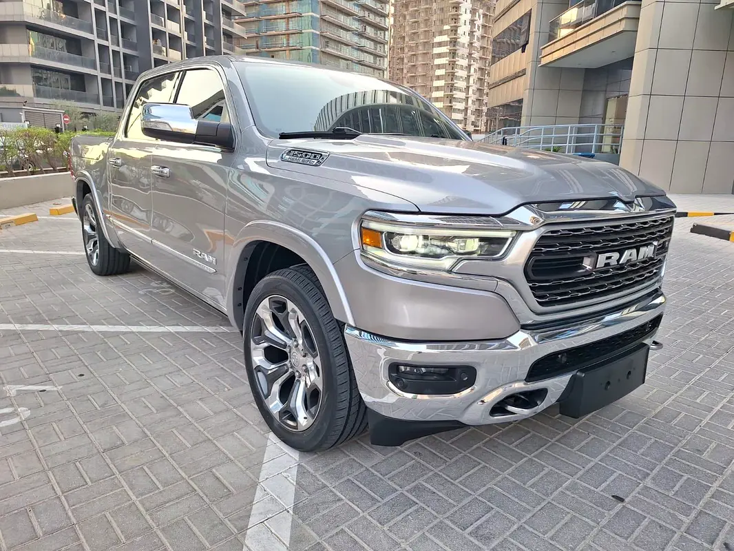 Dodge Ram 1500 Laramie 2020 للبيع فى دبى